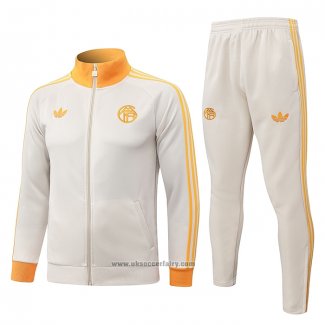 Jacket Tracksuit Bayern Munich 2026-2027 Crema Orange